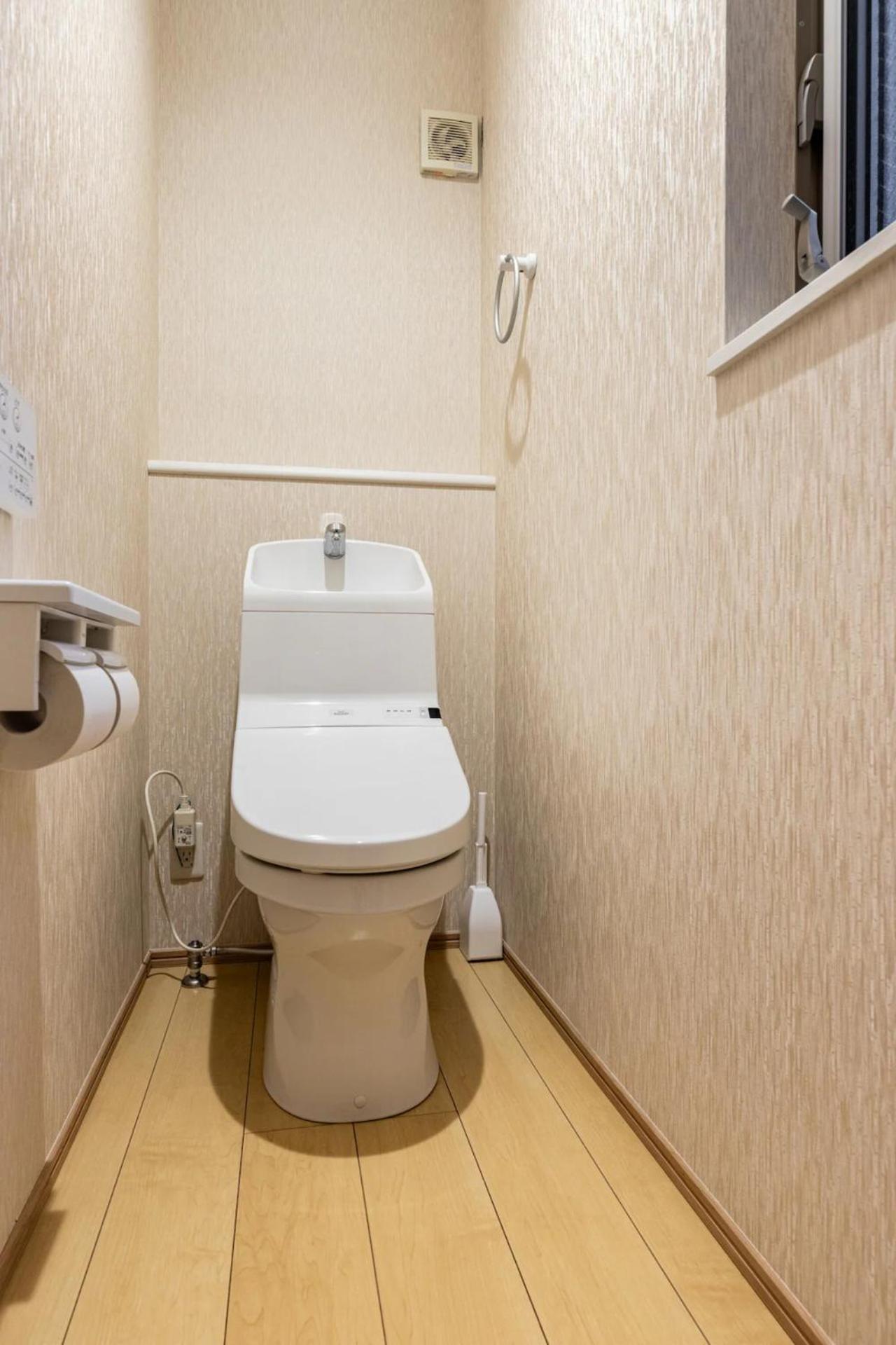Skytreehotelー浅草まで電車乗車7分でスカイツリーまで電車乗車3分さらに空港から直通です12名までの一軒家の3ldkの7年で綺麗駐車場付 * Tōkyō
